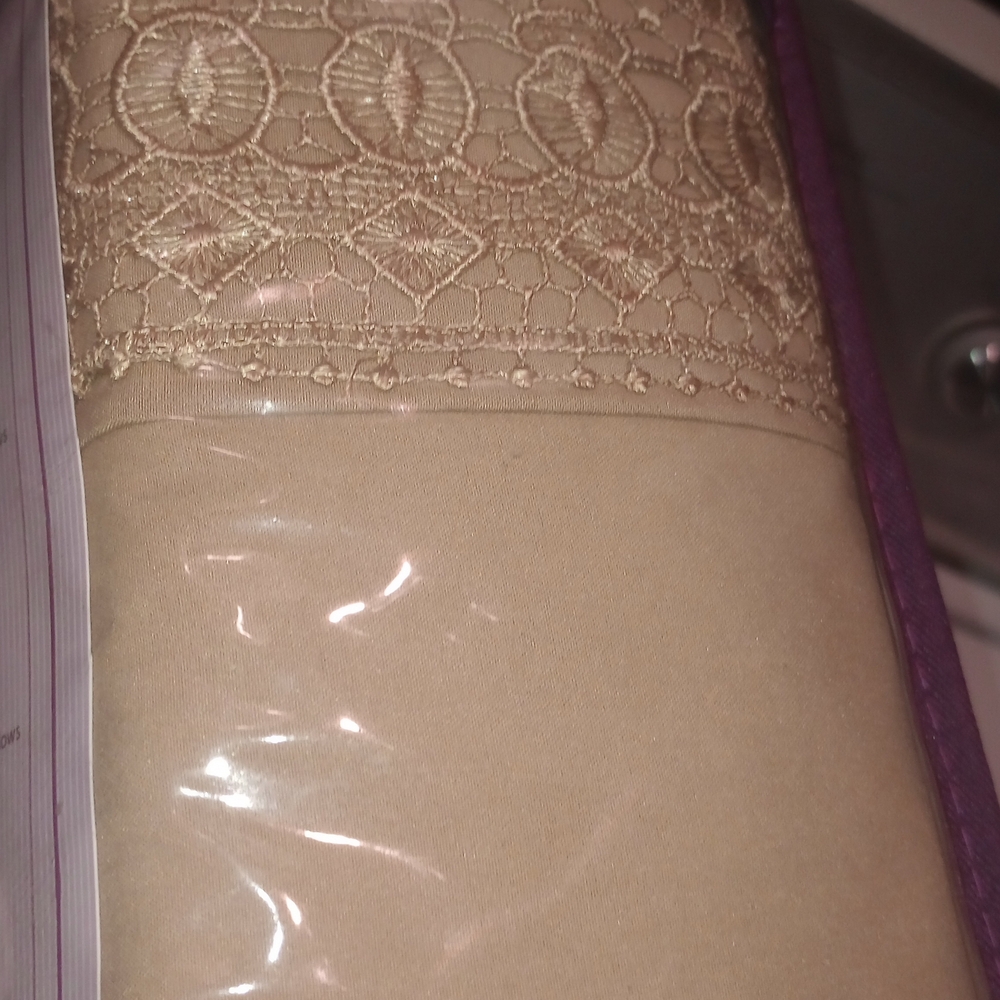 Elegant Cream Bedding Sheet Set